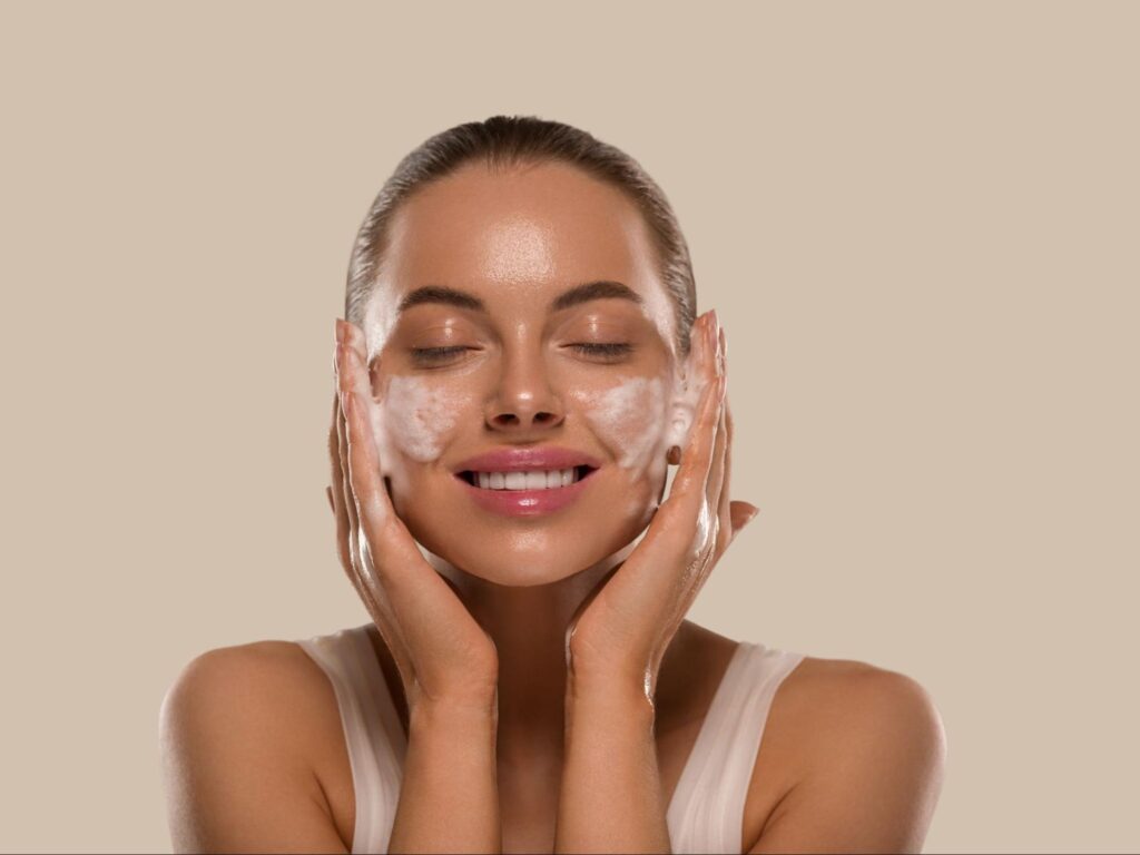 What is Double Cleansing Benefits and How to Do It Correctly